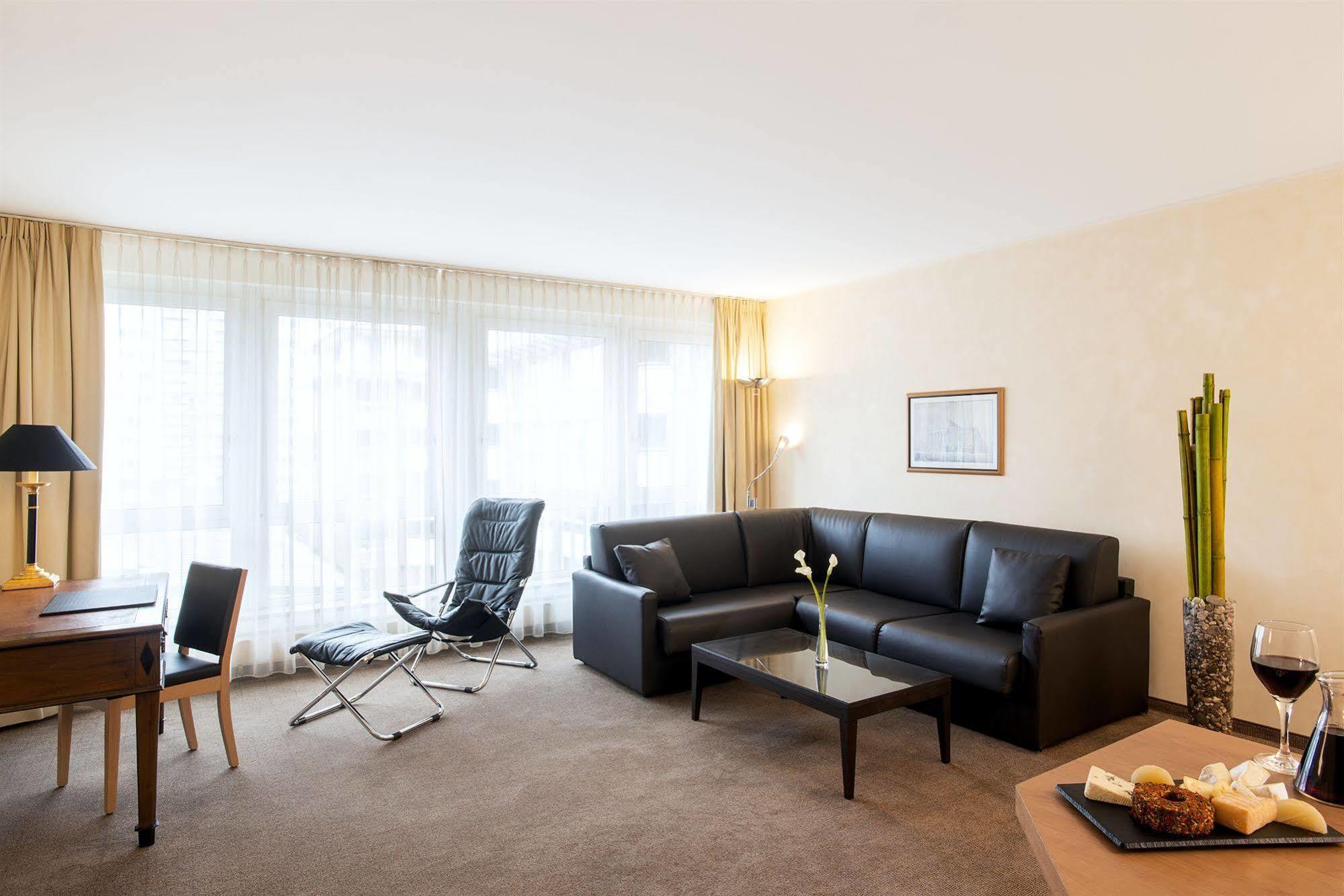 Nh Berlin Kreuzberg Hotel Buitenkant foto
