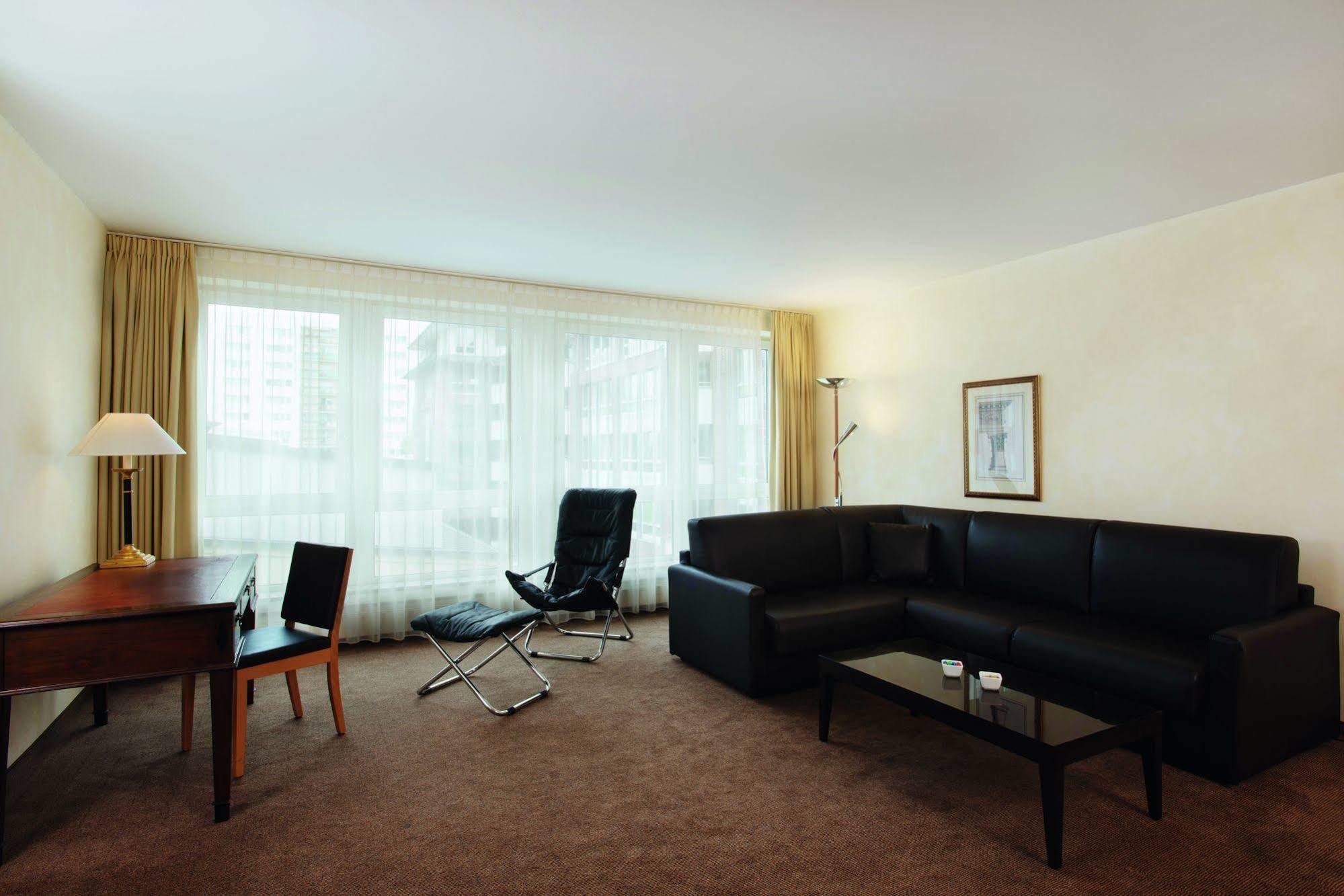 Nh Berlin Kreuzberg Hotel Buitenkant foto