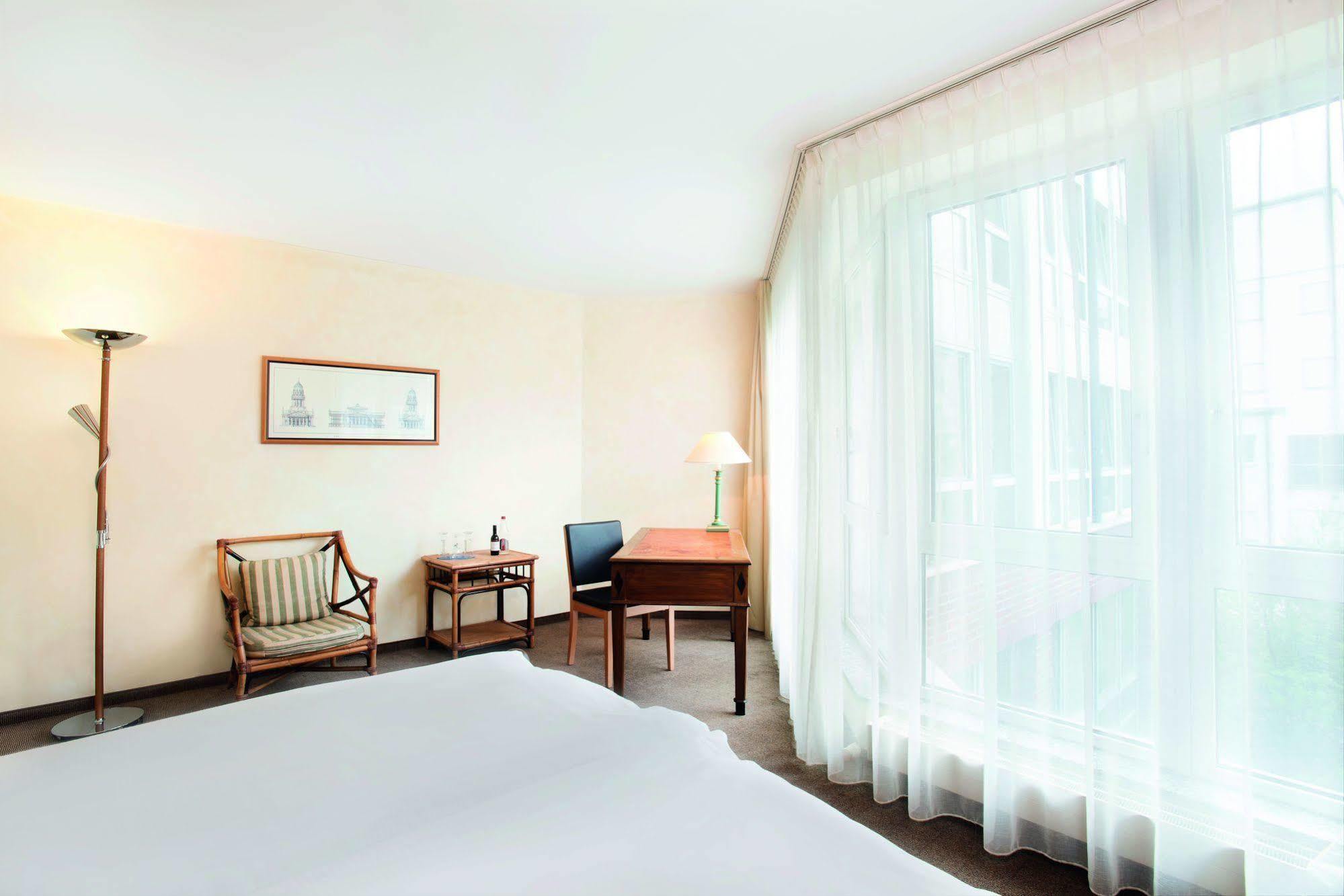 Nh Berlin Kreuzberg Hotel Buitenkant foto