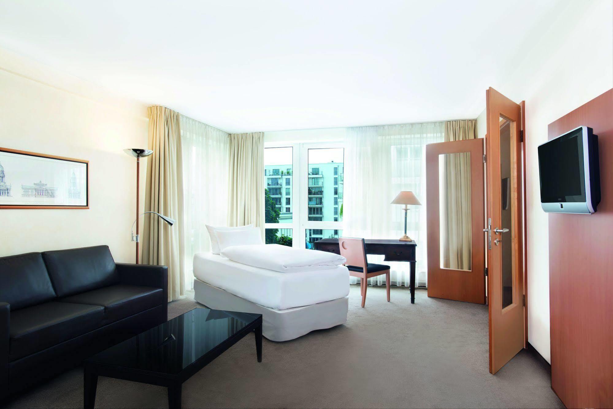Nh Berlin Kreuzberg Hotel Buitenkant foto