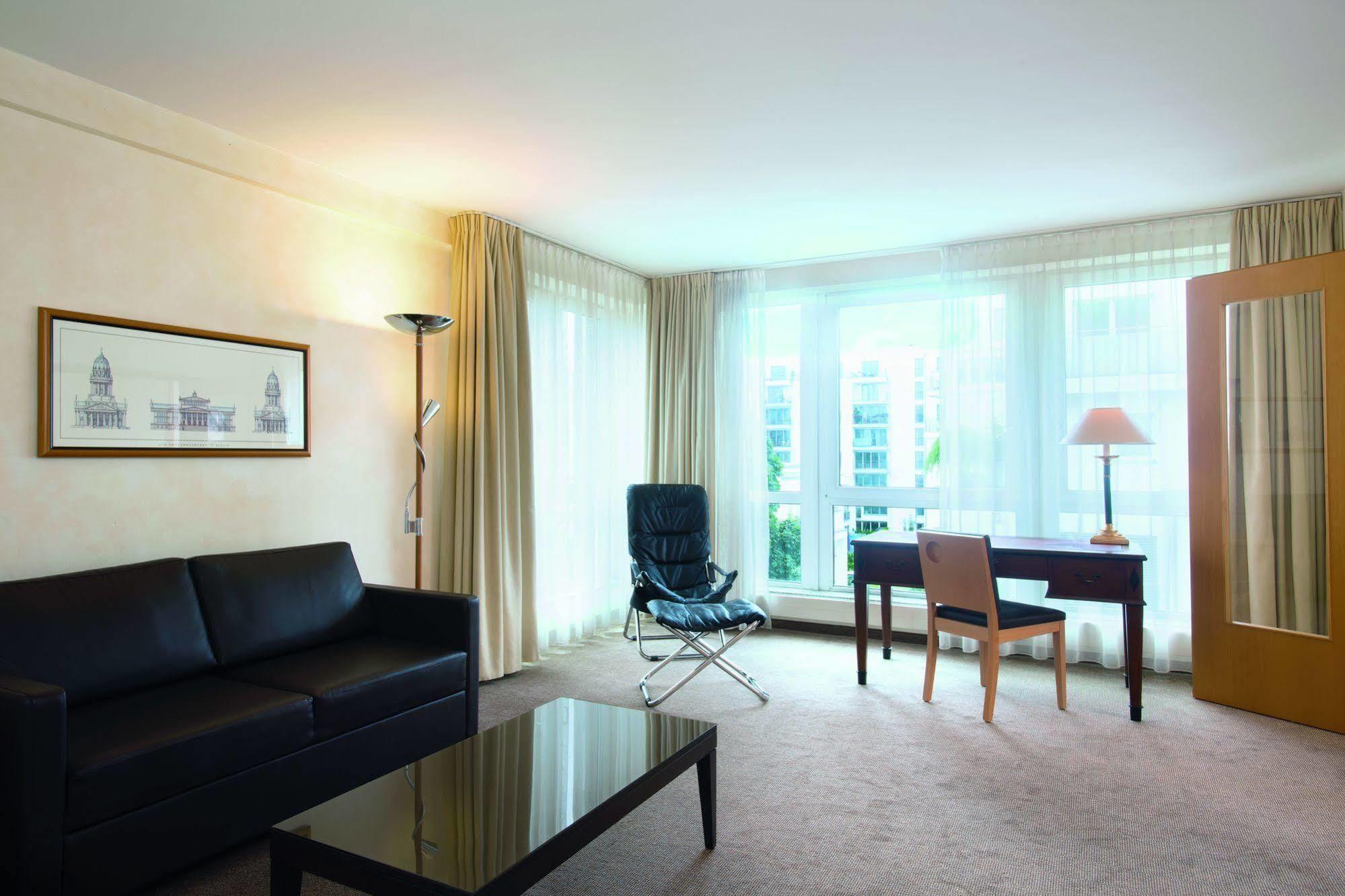 Nh Berlin Kreuzberg Hotel Buitenkant foto